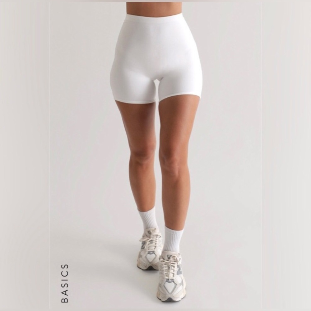NWT My outfit online pro-technical biker shorts 6”